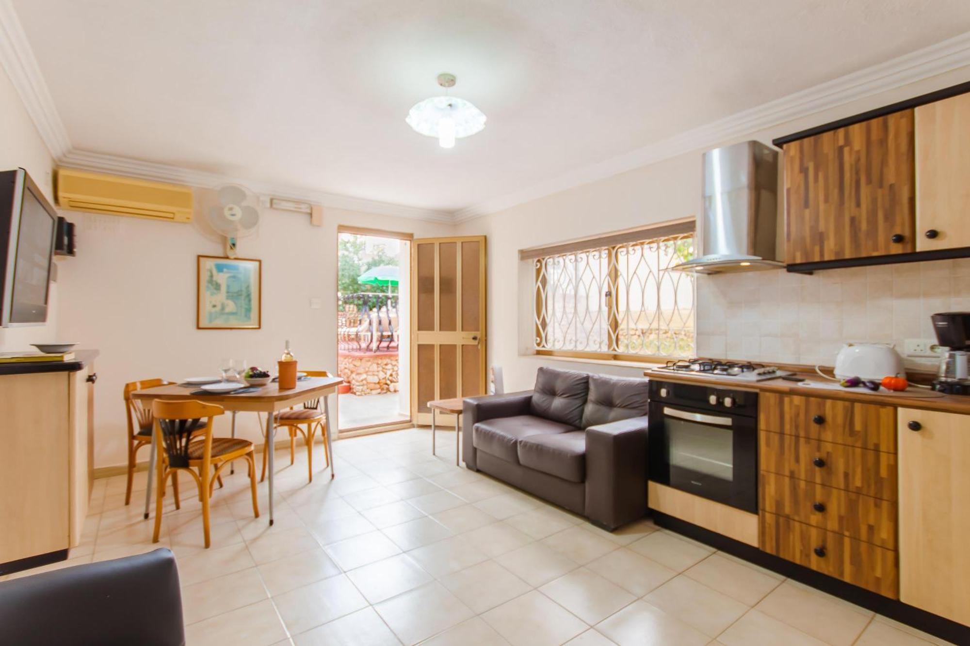 Villa & Pool Apartments In Mellieha Bay Εξωτερικό φωτογραφία