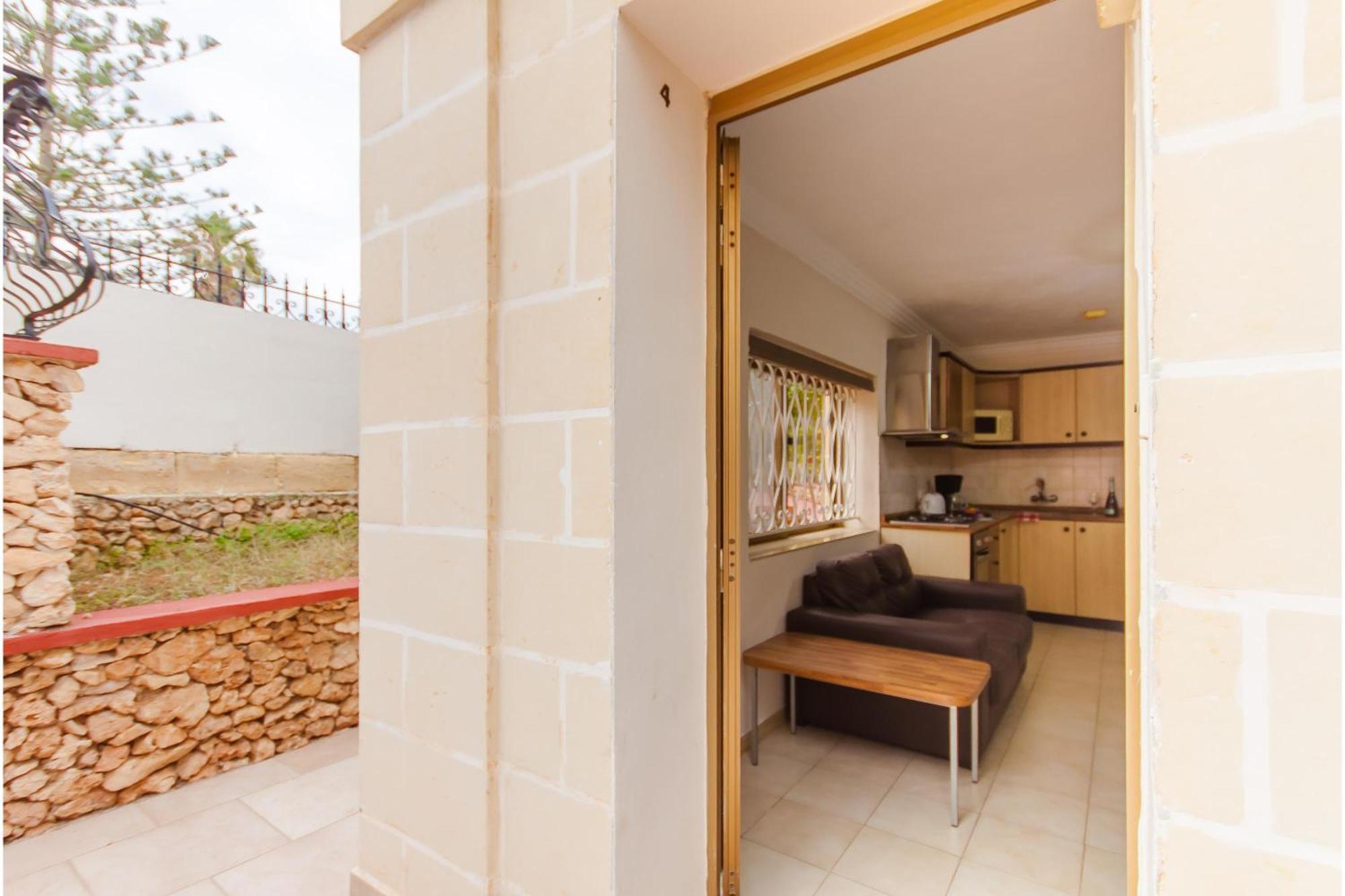 Villa & Pool Apartments In Mellieha Bay Εξωτερικό φωτογραφία