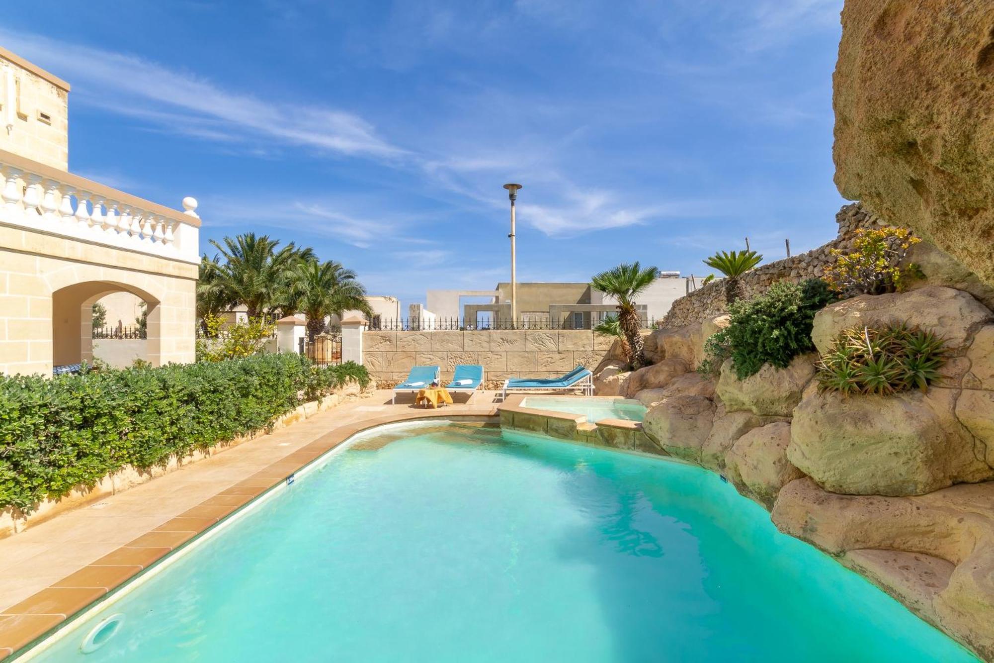 Villa & Pool Apartments In Mellieha Bay Εξωτερικό φωτογραφία