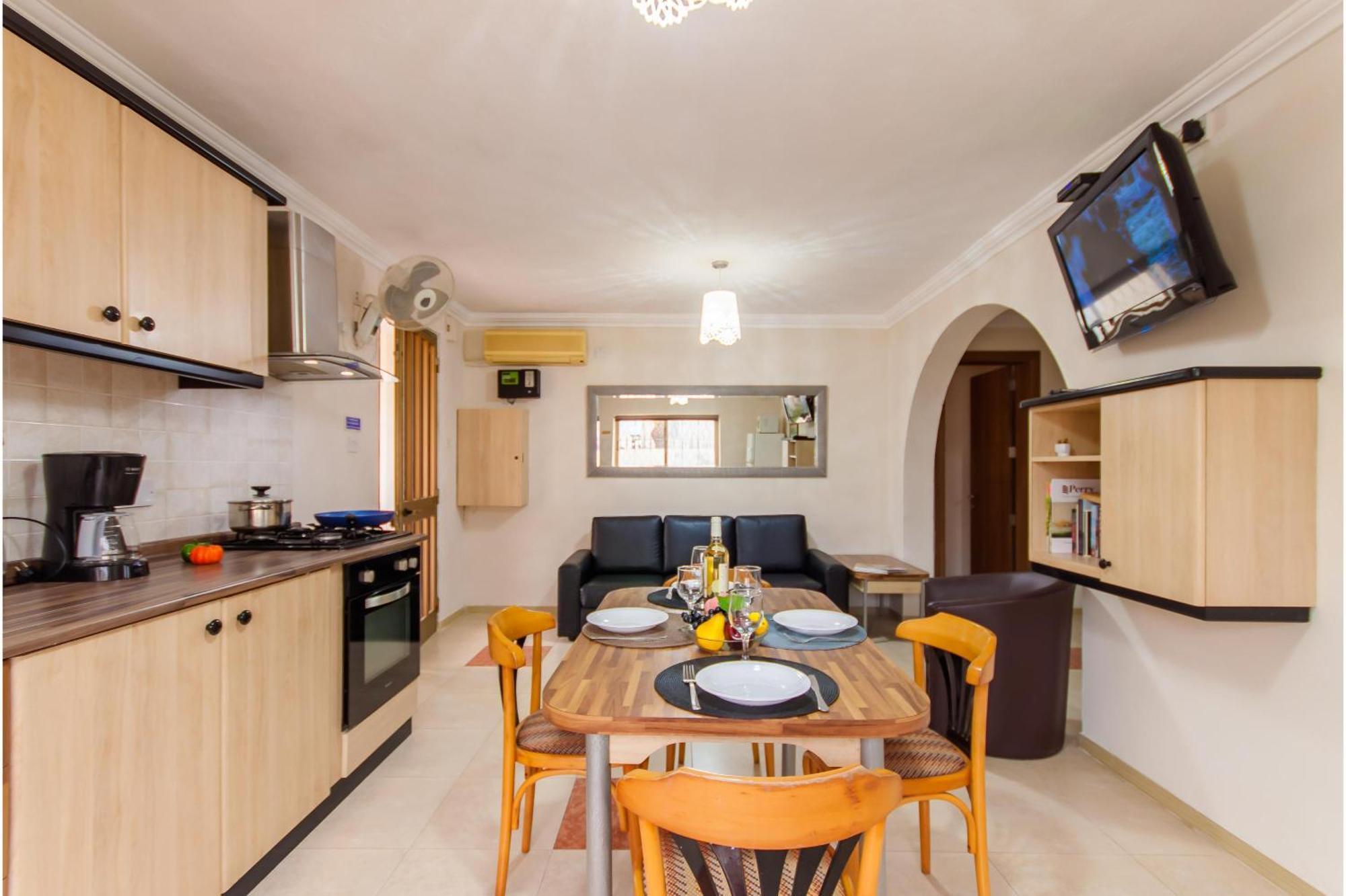 Villa & Pool Apartments In Mellieha Bay Εξωτερικό φωτογραφία