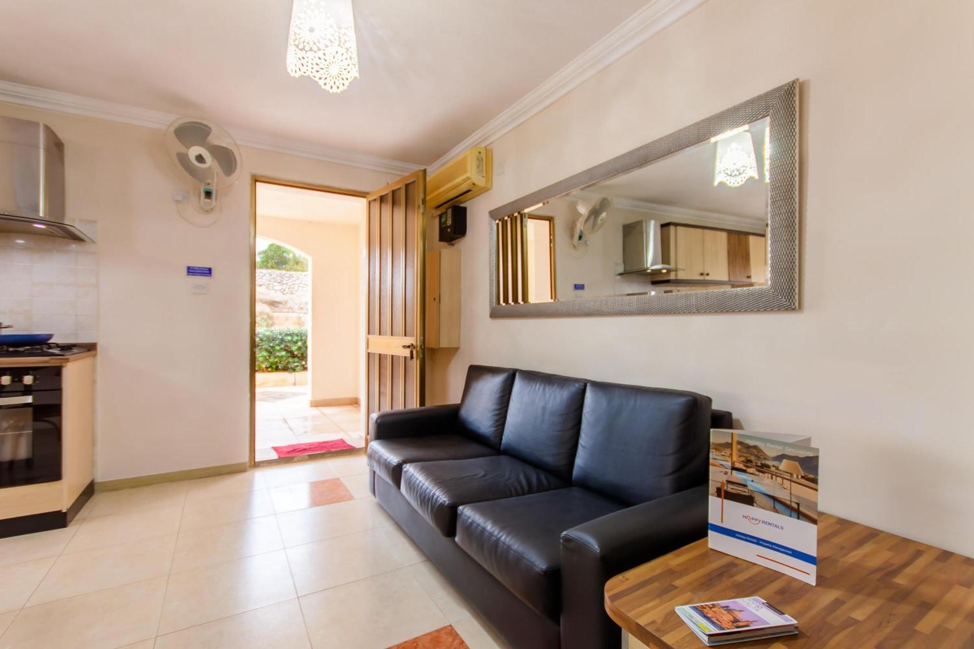Villa & Pool Apartments In Mellieha Bay Εξωτερικό φωτογραφία