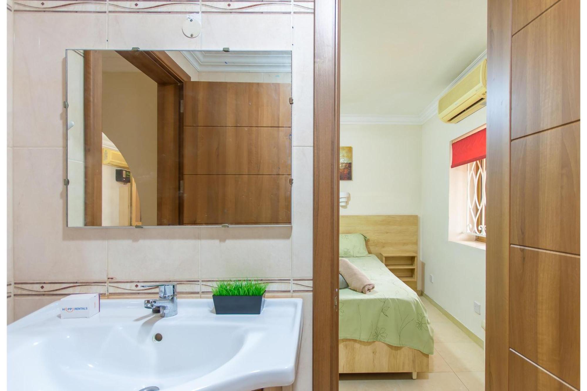 Villa & Pool Apartments In Mellieha Bay Εξωτερικό φωτογραφία